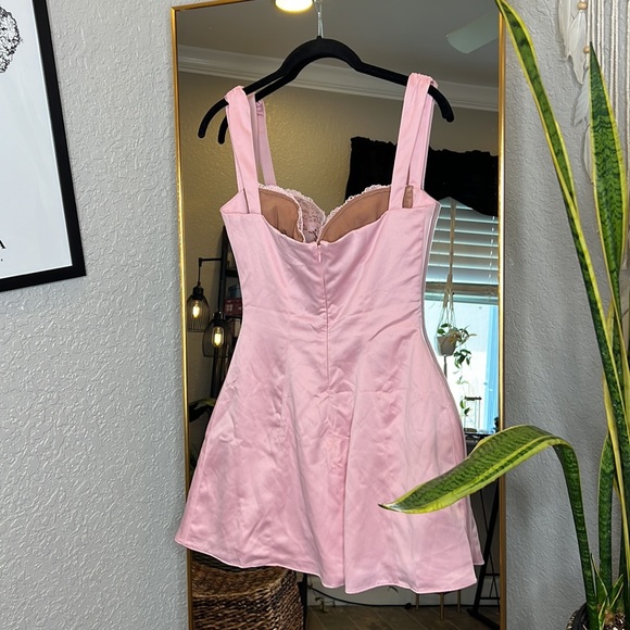 HOUSE OF CB 'Adriana' Rose Satin And Lace Mini Dress NWOT - Picture 8 of 11